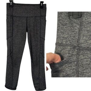 Athleta Legging‎ Charcoal GrayStriped  Athletic 7/8 Length in Size M  EUC